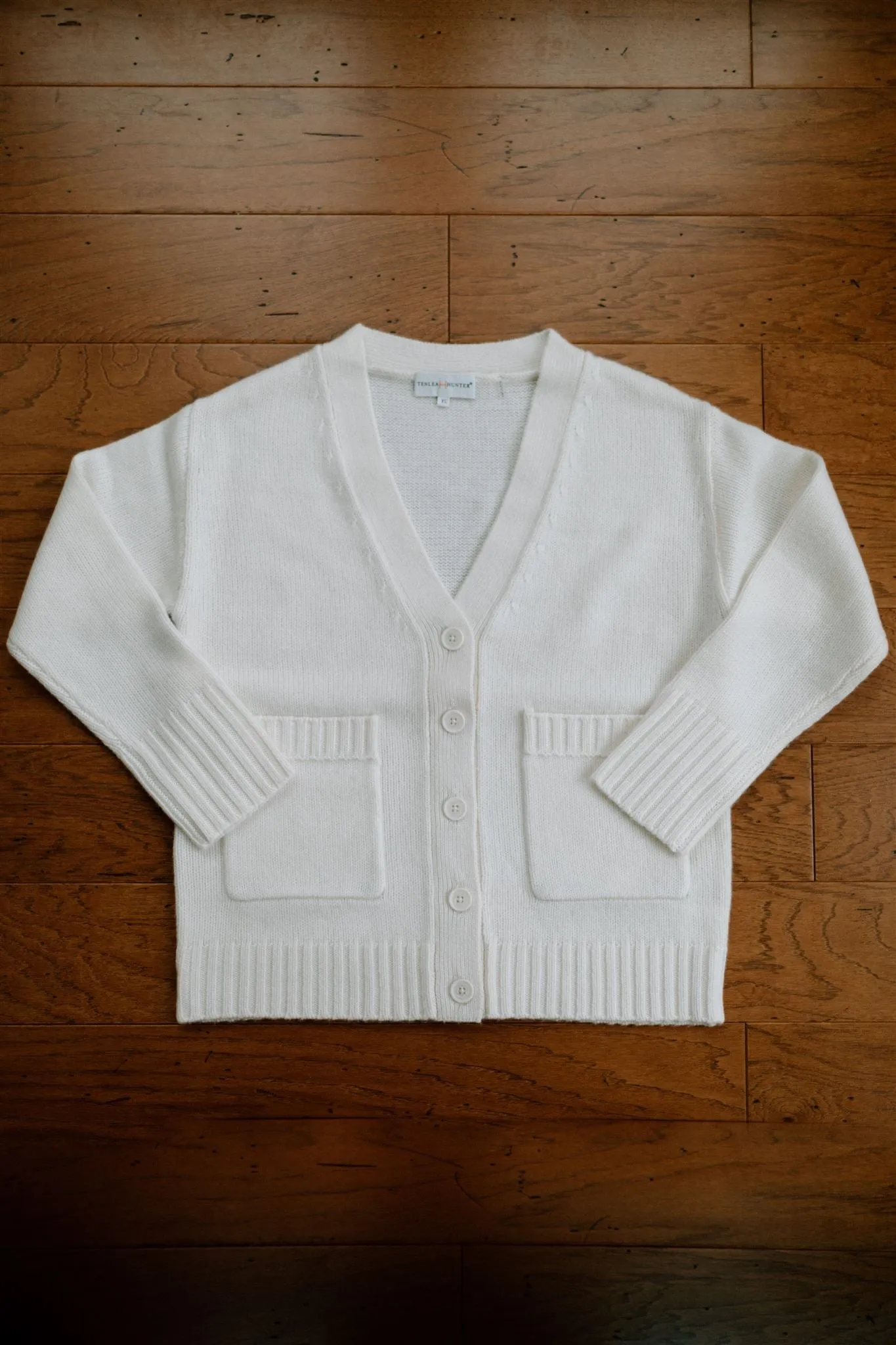 Tenlea Hunter - Cozy Cashmere Cardigan in Soft White